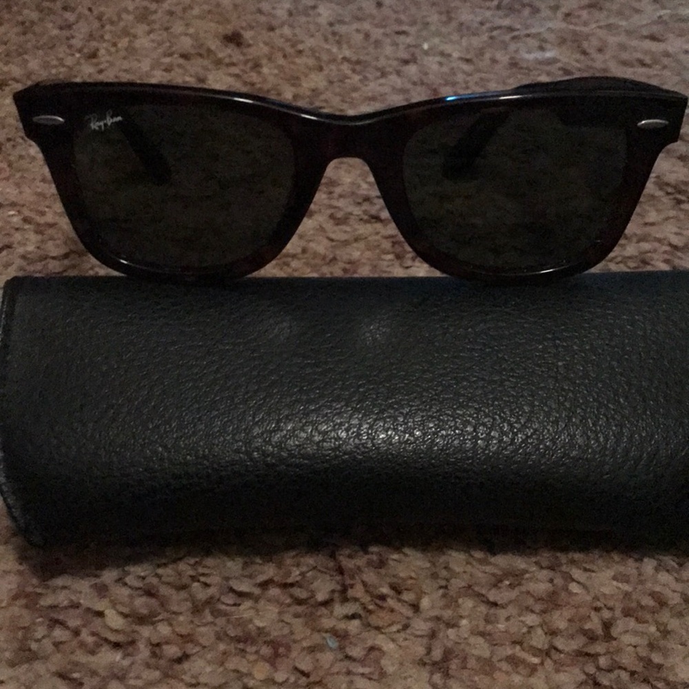 Authentic ray ban wayfarer sunglasses